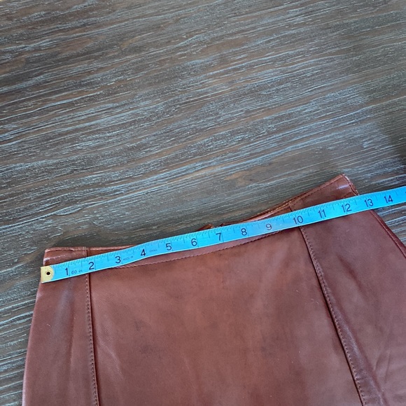 Creation Jez Montreal, ladies brown leather skirt in size 3. - Picture 7 of 8